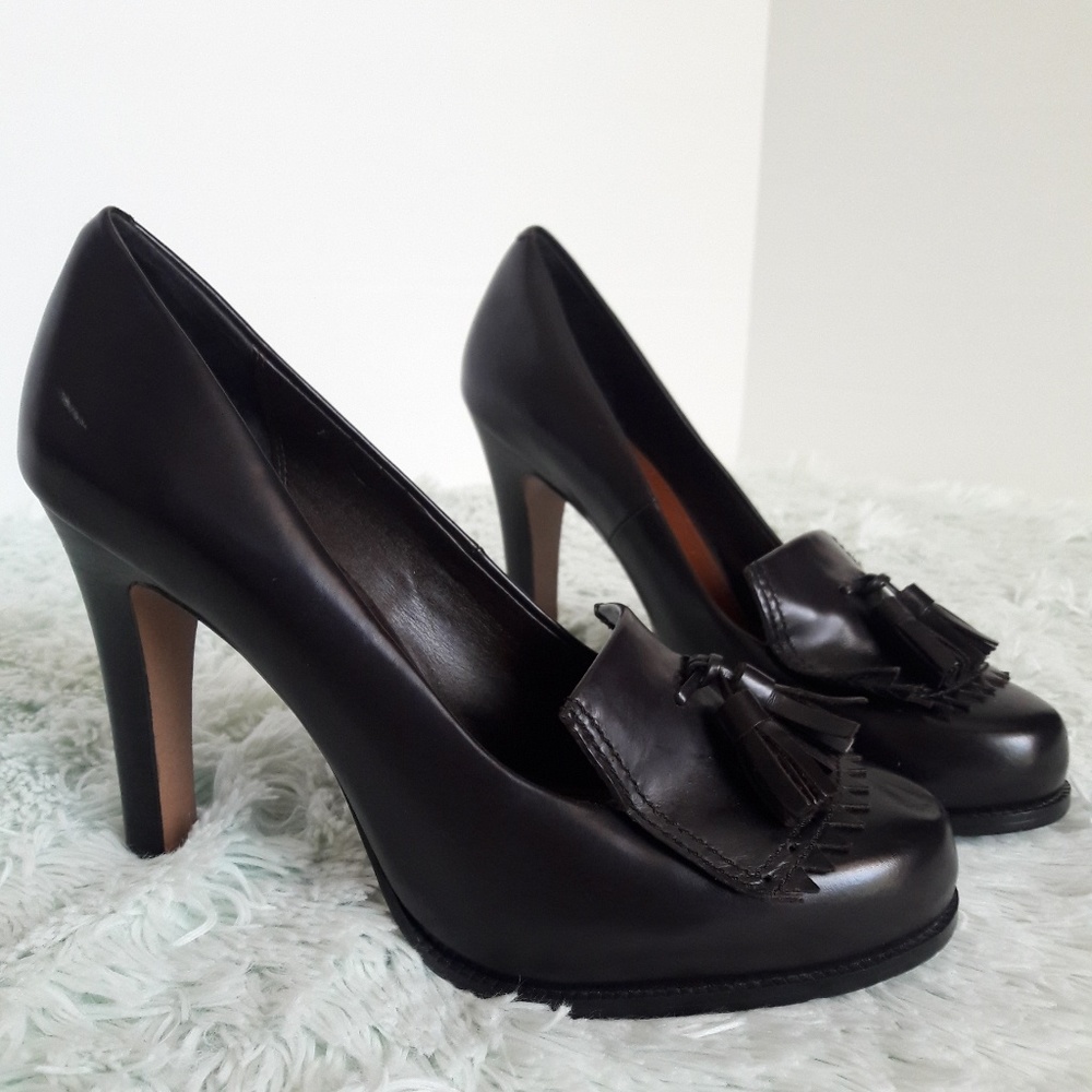 Halogen brown leather tassel pumps heels